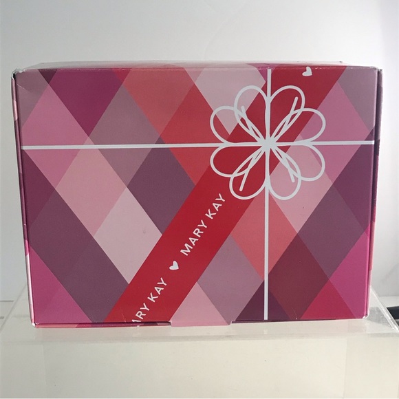 MARY KAY Limited Edition Gift Box - Brand New - Picture 2 of 16